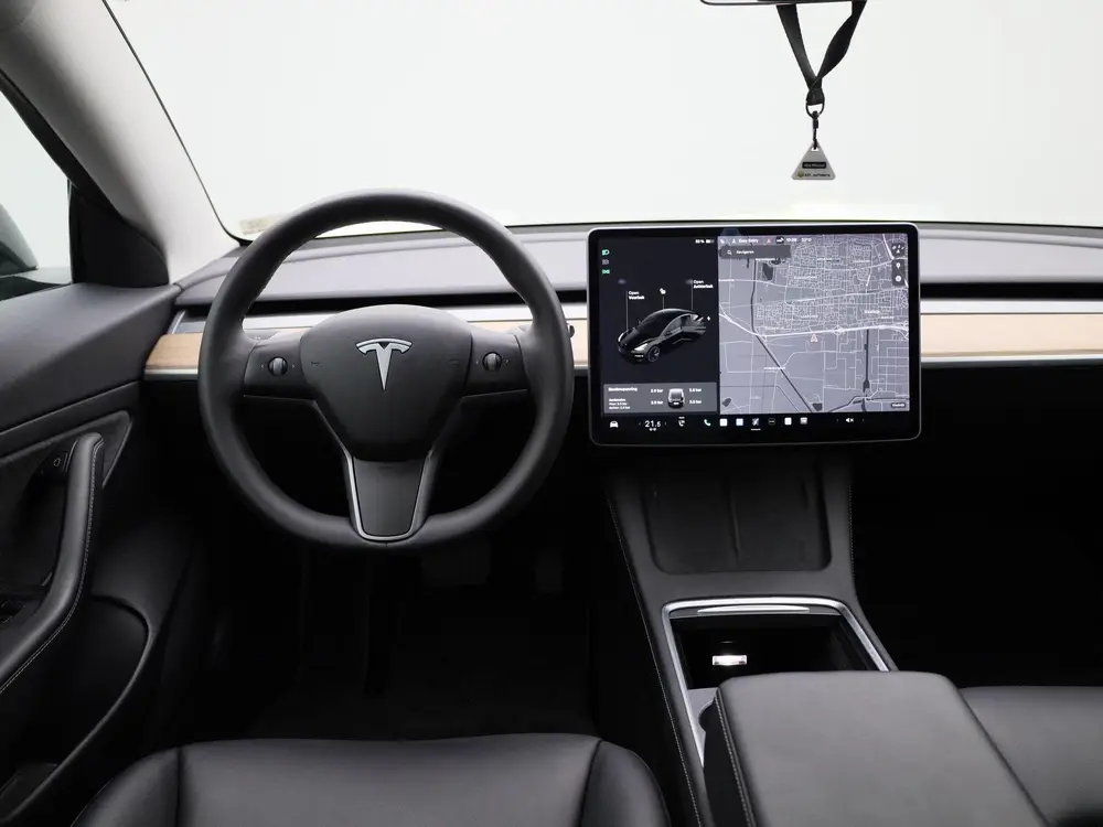 Tesla Model 3 Standard RWD Plus 60 kWh uit 2021, foto 3