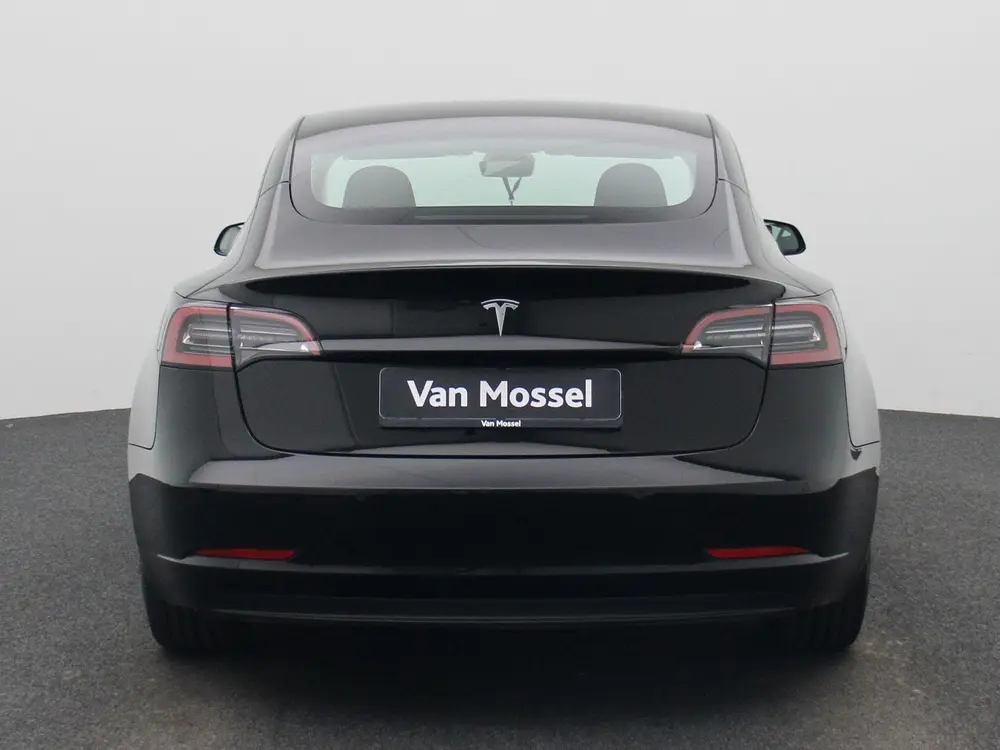 Tesla Model 3 Standard RWD Plus 60 kWh uit 2021, foto 7