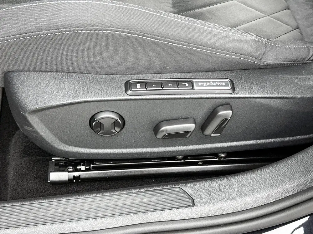 Volkswagen Golf 1.4 eHybrid Style | Lage KM Stand! | Navigat uit 2023, foto 18