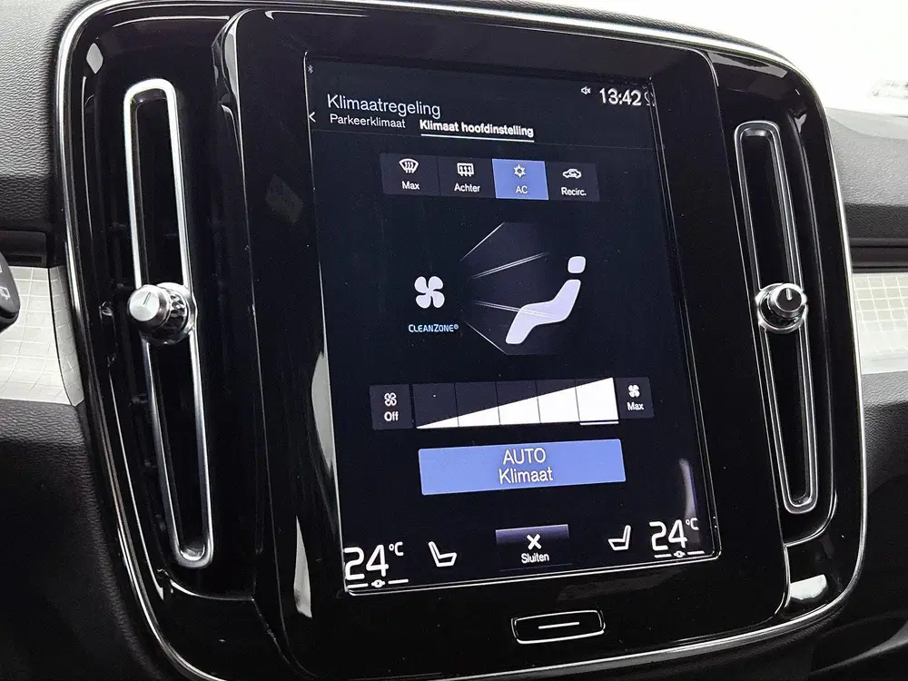 Volvo XC40 1.5 T4 Plug-in hybrid Plus Bright uit 2023, foto 18