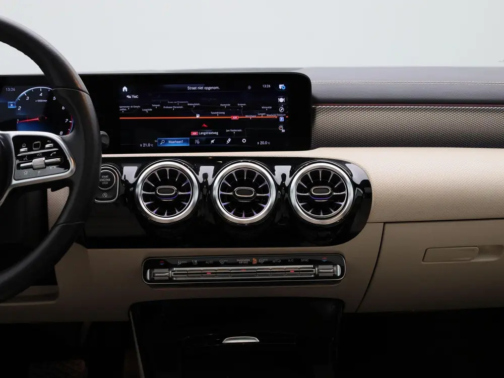 Mercedes-Benz CLA 200 Business Solutio uit 2022, foto 10