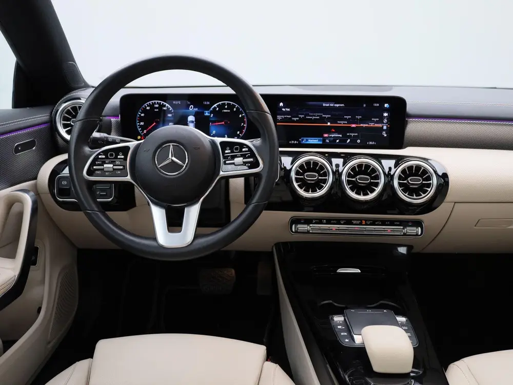 Mercedes-Benz CLA 200 Business Solutio uit 2022, foto 3
