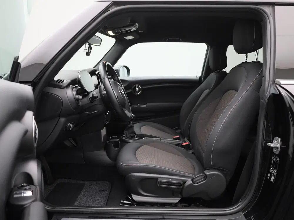 Mini Cooper 1.5 Cooper Essential uit 2021, foto 11