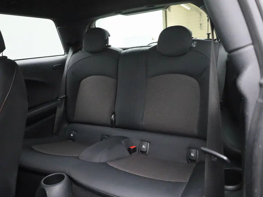 Mini Cooper 1.5 Cooper Essential uit 2021, foto 12