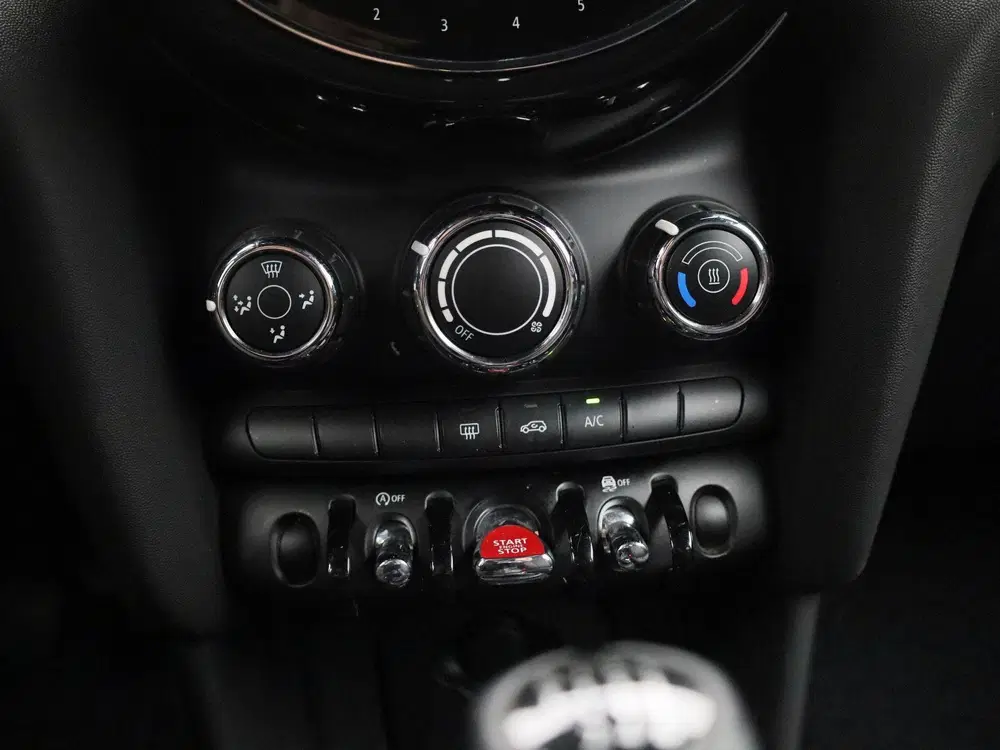 Mini Cooper 1.5 Cooper Essential uit 2021, foto 17