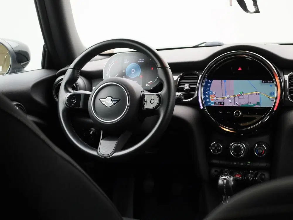 Mini Cooper 1.5 Cooper Essential uit 2021, foto 3