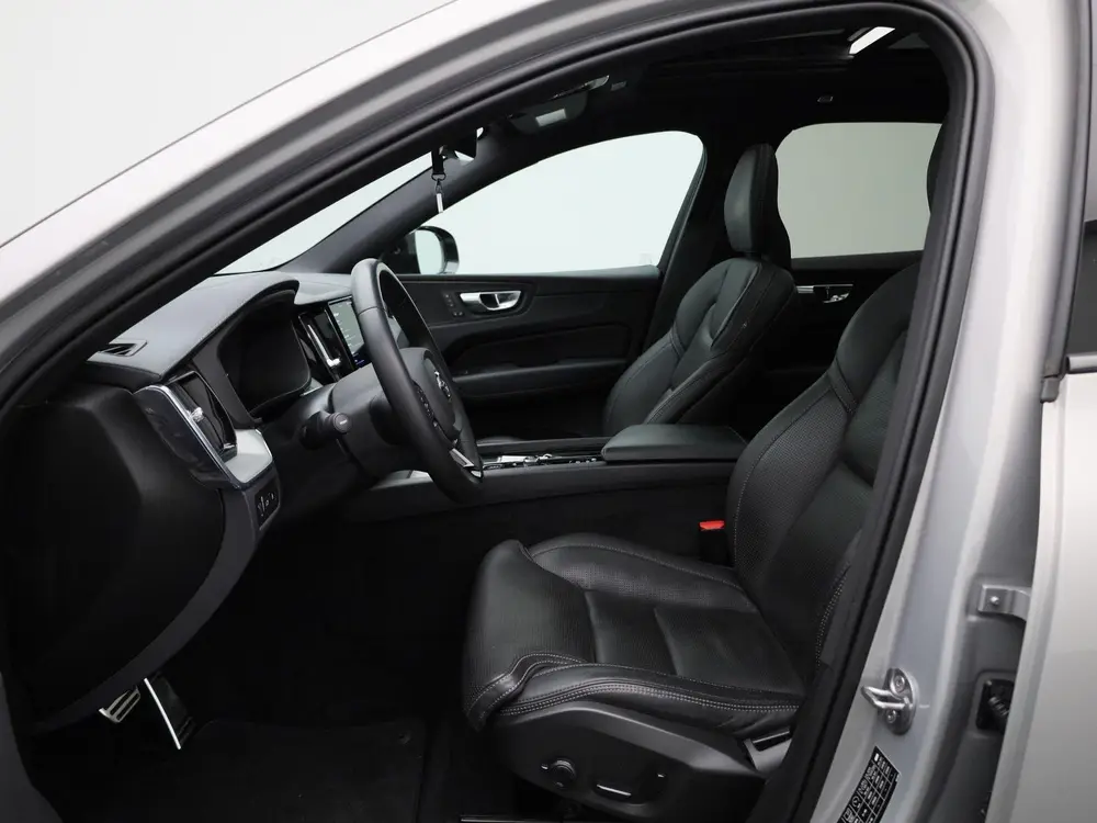 Volvo XC60 2.0 T8 Plug-in hybrid AWD Plus Dark uit 2022, foto 10