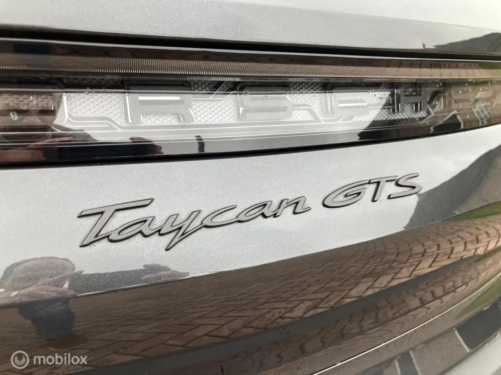 Porsche Taycan GTS 93 Sport Chrono Sunshine 93 uit 2022, foto 11