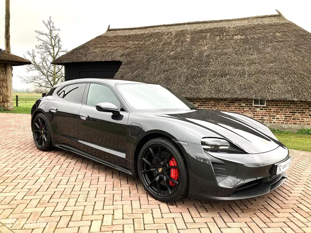 Porsche Taycan GTS 93 Sport Chrono Sunshine 93 uit 2022, foto 3