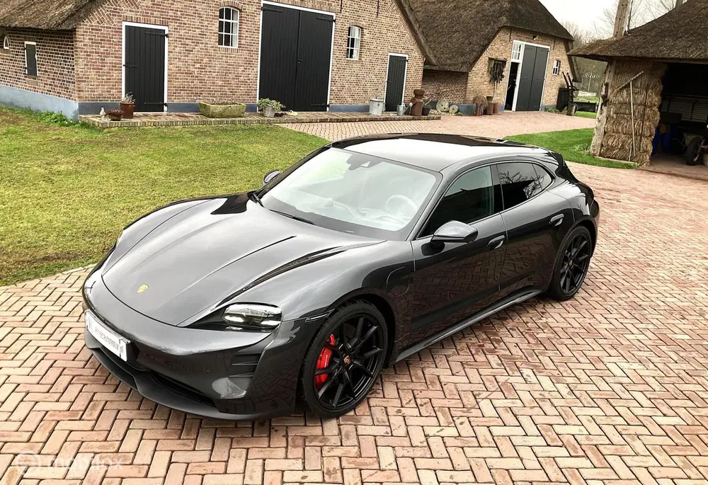 Porsche Taycan GTS 93 Sport Chrono Sunshine 93 uit 2022, foto 7