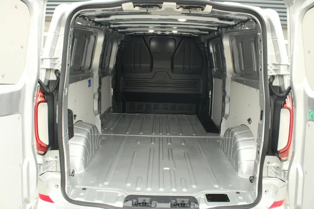 Volkswagen Transporter 2.5 eHybrid 233pk AUT L2H1 30 Bulli uit 2026, foto 12