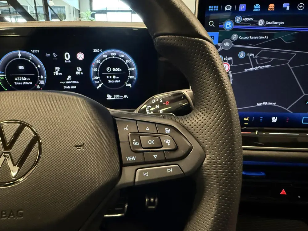 Volkswagen Passat Variant 1.5 eTSI R-Line Edition PHEV|PANO| uit 2025, foto 16