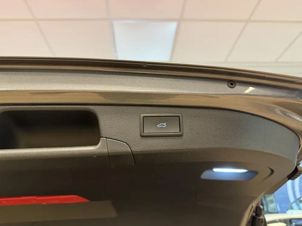 Volkswagen Passat Variant 1.5 eTSI R-Line Edition PHEV|PANO| uit 2025, foto 20
