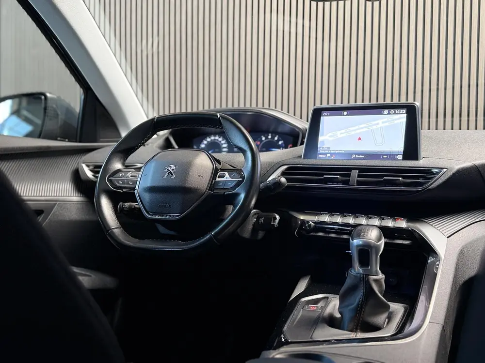 Peugeot 3008 1.2 PureTech Allure | Carplay | Camera | Nieuwe uit 2019, foto 4