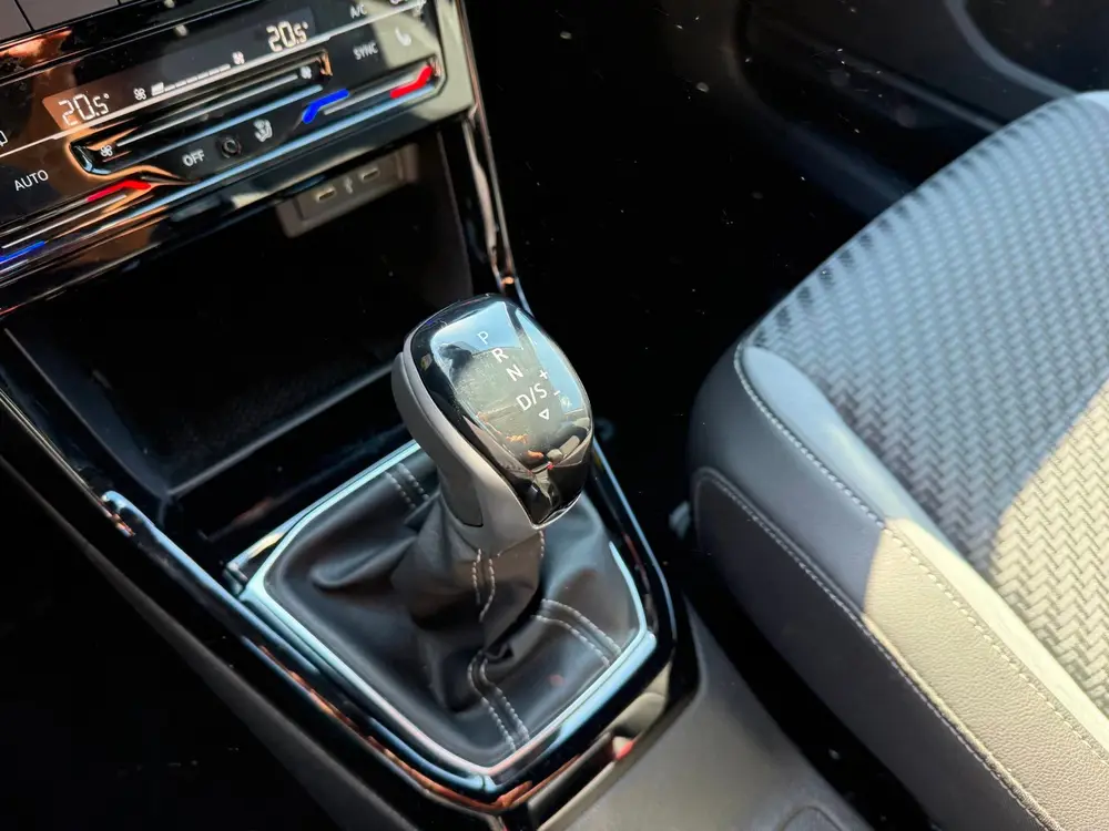 Volkswagen T-Cross 1.0 TSI R-Line Business/ Apple Carplay/RI uit 2023, foto 20