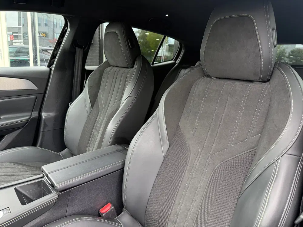 Peugeot 408 1.6 HYBRID 225PK EAT8 GT Plug-in SOH 100% uit 2024, foto 19