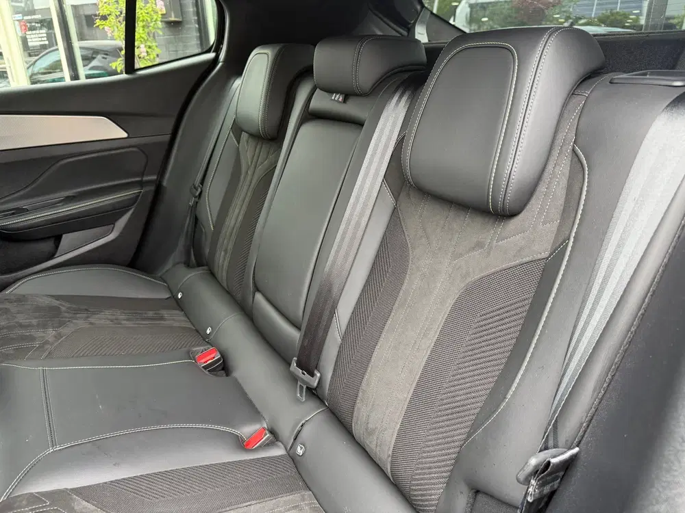 Peugeot 408 1.6 HYBRID 225PK EAT8 GT Plug-in SOH 100% uit 2024, foto 20