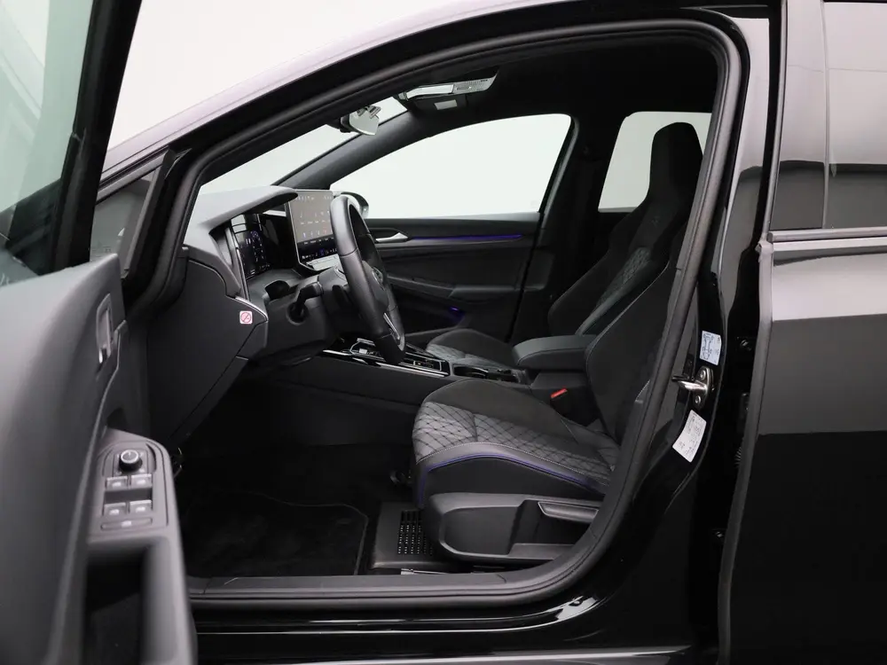 Volkswagen Golf 1.5 eTSI R-Line Edition AUTOMAAT | R-LINE | uit 2025, foto 9