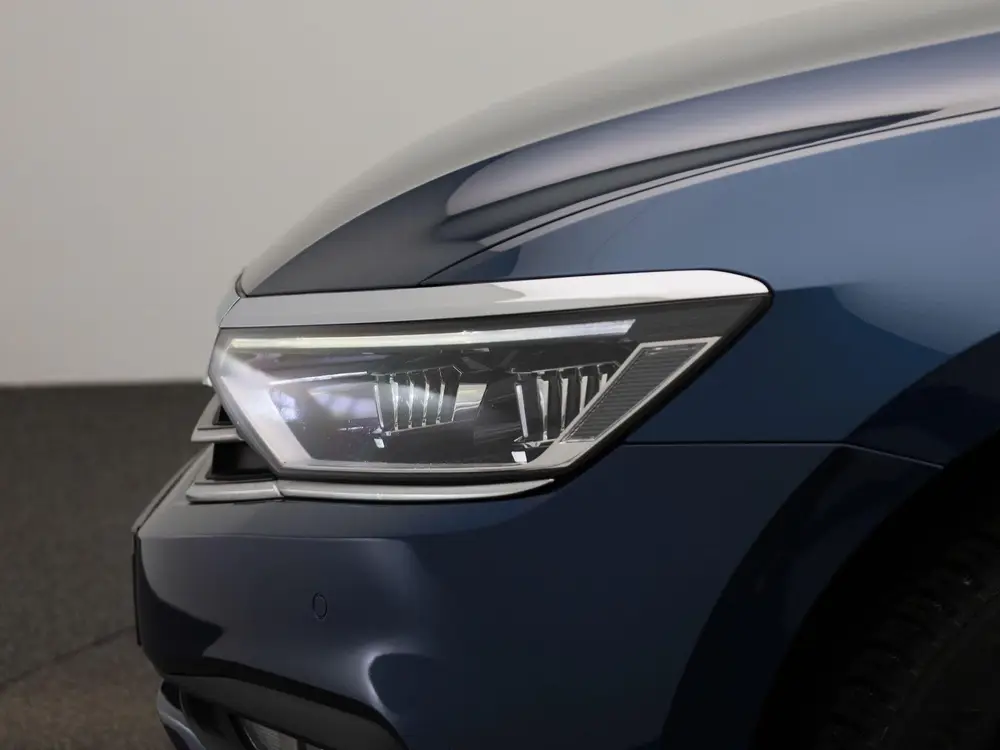 Volkswagen Passat Variant 2.0 TDI 90kW DSG Style Business AU uit 2022, foto 16