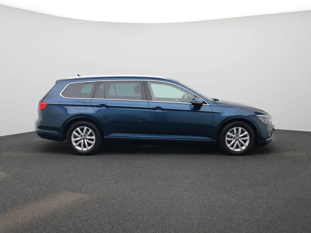 Volkswagen Passat Variant 2.0 TDI 90kW DSG Style Business AU uit 2022, foto 6