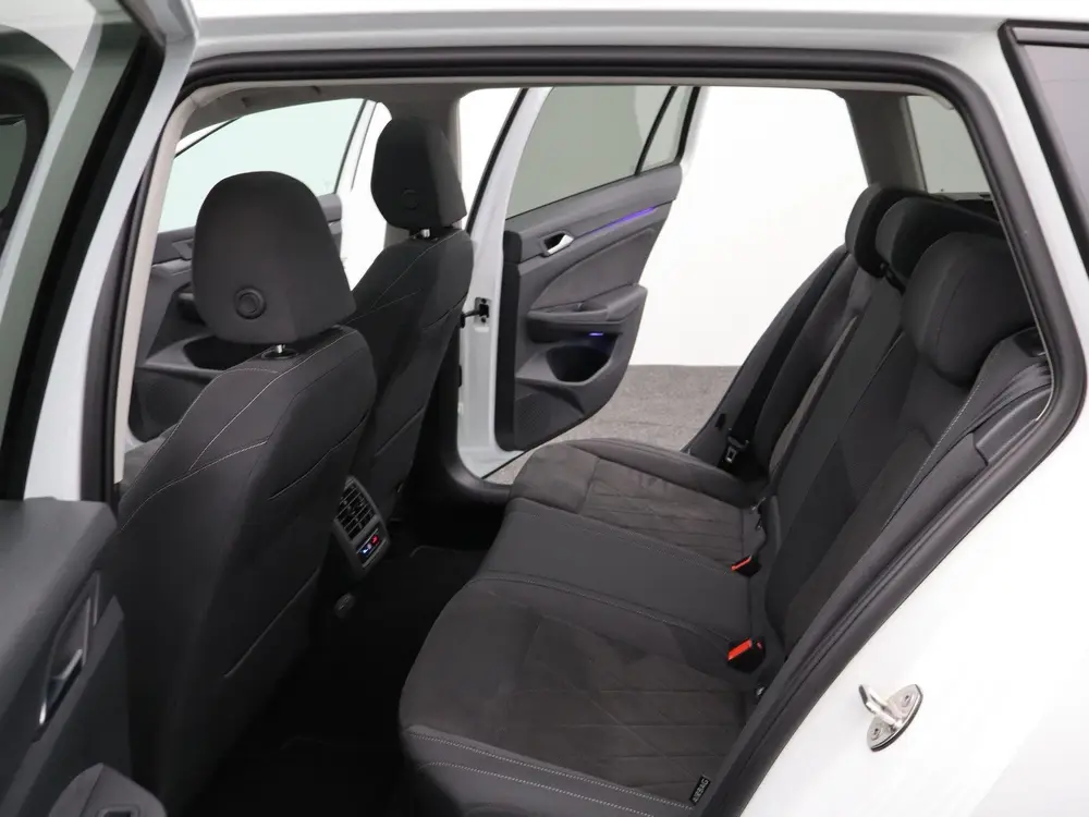 Volkswagen Golf Variant 1.5 eTSI R-Line Business AUTOMAAT | uit 2023, foto 12