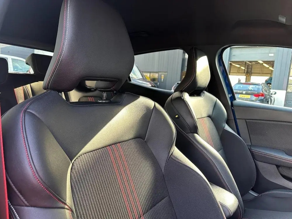 Renault Clio 1.0 TCe R.S. Line uit 2019, foto 10