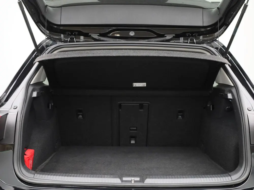 Volkswagen Golf 1.5 eTSI R-Line ADAPTIVE CRUISECONTROL | NAV uit 2021, foto 14