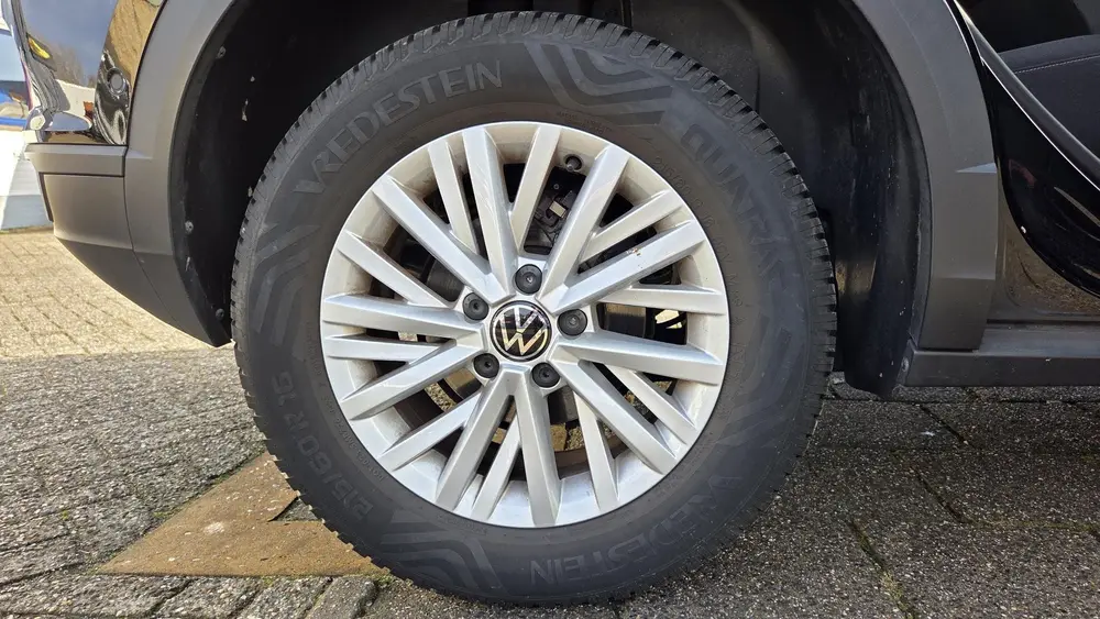 Volkswagen T-Roc 1.0 TSI Life uit 2023, foto 13
