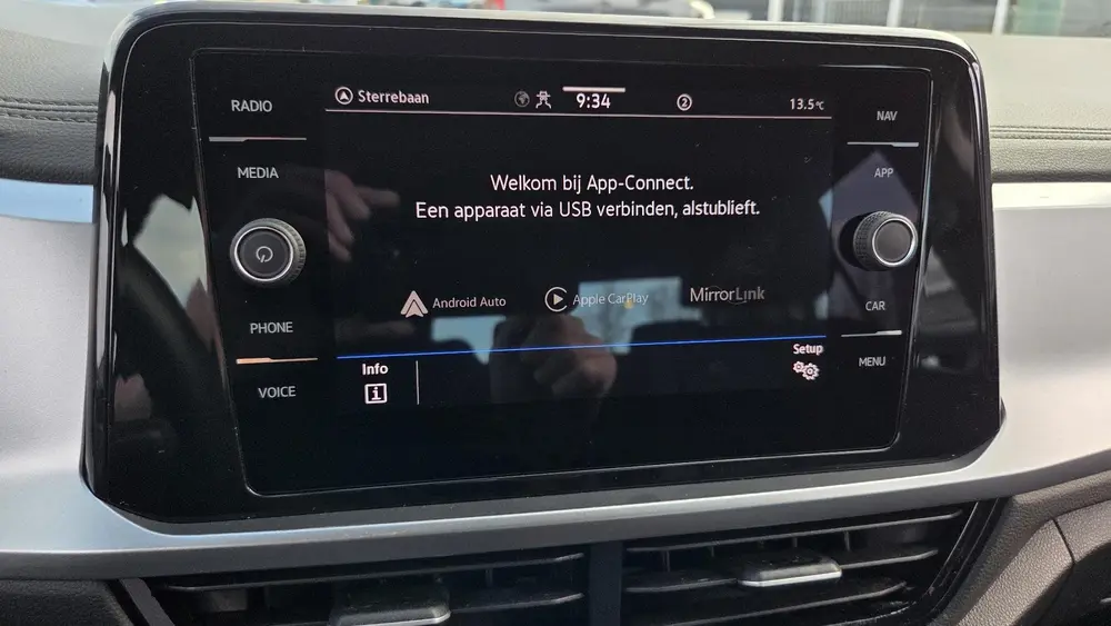 Volkswagen T-Roc 1.0 TSI Life uit 2023, foto 4