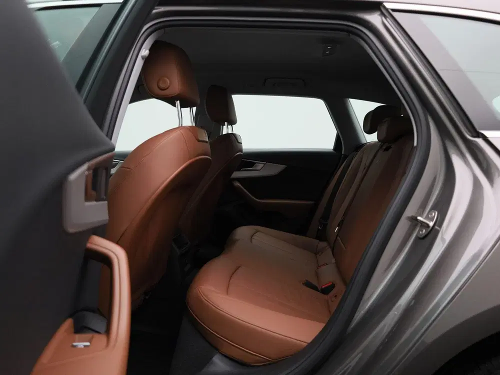 Audi A4 2.0 30 TDI S tronic Attraction AUTOMAAT uit 2022, foto 10