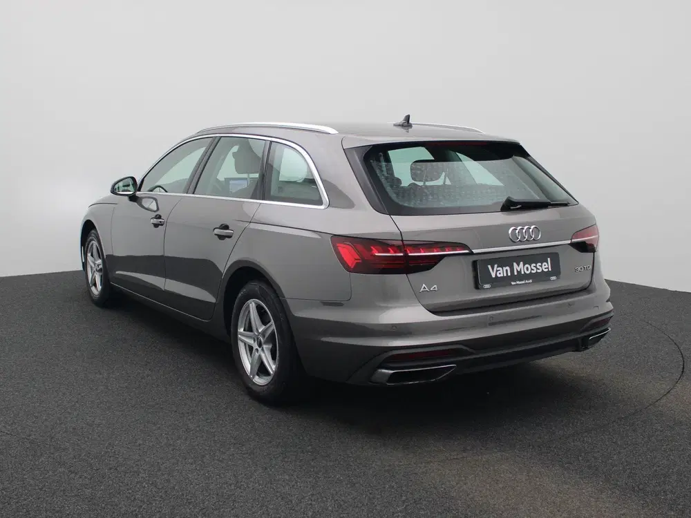 Audi A4 2.0 30 TDI S tronic Attraction AUTOMAAT uit 2022, foto 2