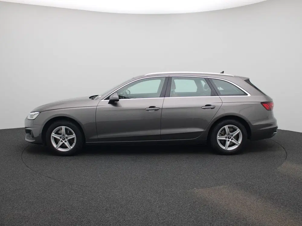 Audi A4 2.0 30 TDI S tronic Attraction AUTOMAAT uit 2022, foto 4