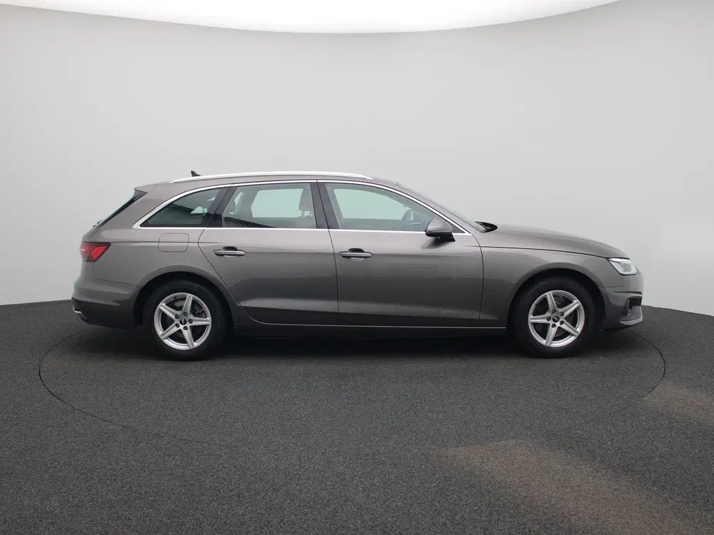 Audi A4 2.0 30 TDI S tronic Attraction AUTOMAAT uit 2022, foto 6