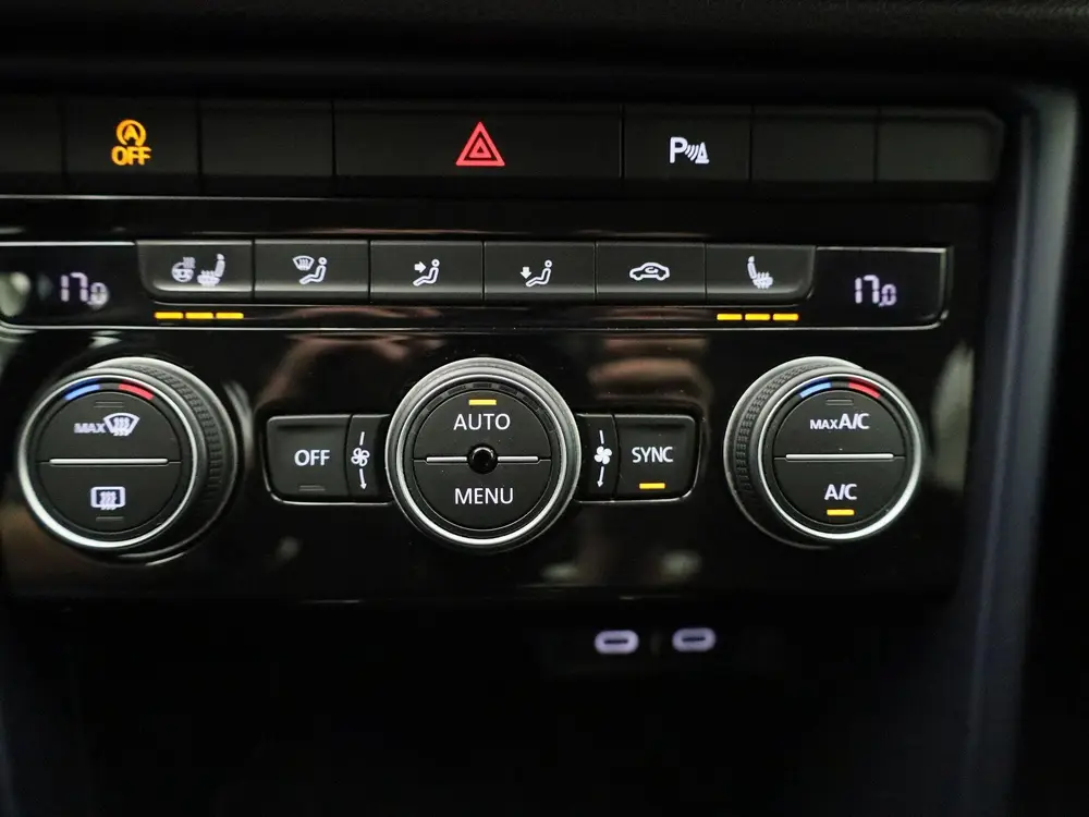 Volkswagen T-Roc 1.5 TSI 150PK R-Line | NAVIGATIE | BEATS AU uit 2021, foto 20