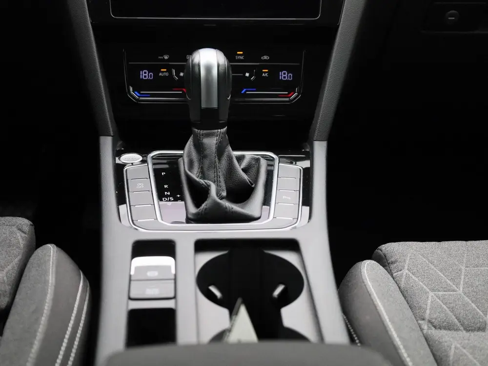 Volkswagen Passat Variant 2.0 TDI Elegance Business R AUTOMA uit 2023, foto 10