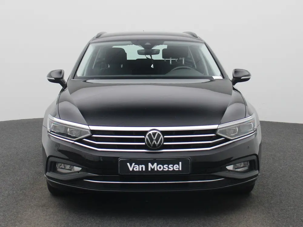 Volkswagen Passat Variant 2.0 TDI Elegance Business R AUTOMA uit 2023, foto 3