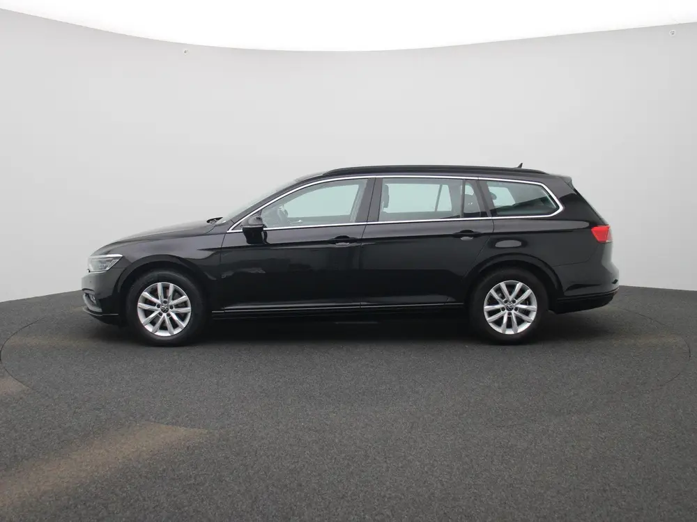 Volkswagen Passat Variant 2.0 TDI Elegance Business R AUTOMA uit 2023, foto 4