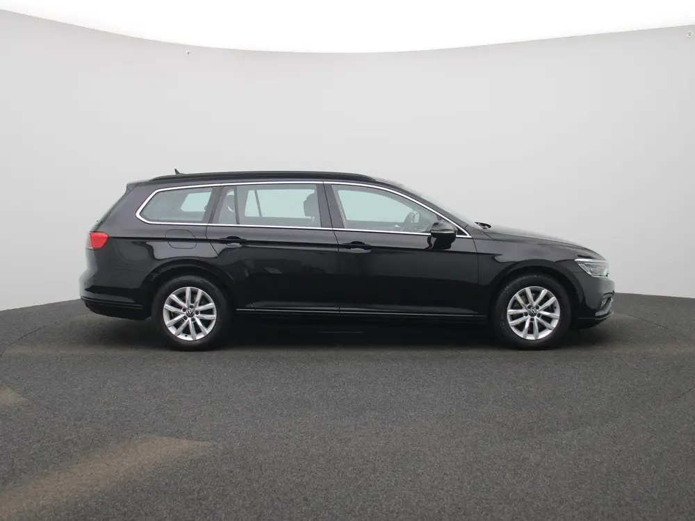 Volkswagen Passat Variant 2.0 TDI Elegance Business R AUTOMA uit 2023, foto 6