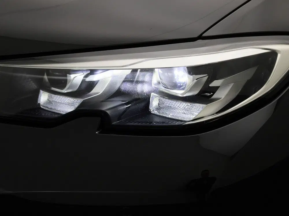BMW 3-serie 320e AUTOMAAT uit 2022, foto 15