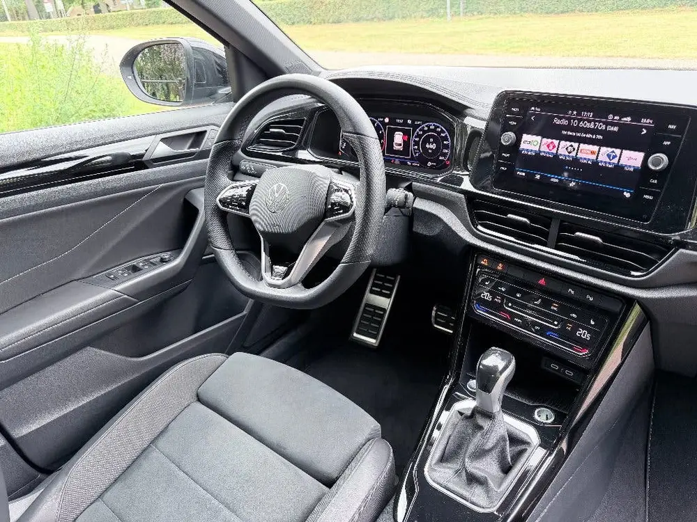 Volkswagen T-Roc 1.5 TSI 150pk DSG / R-Line / Black Style uit 2022, foto 13