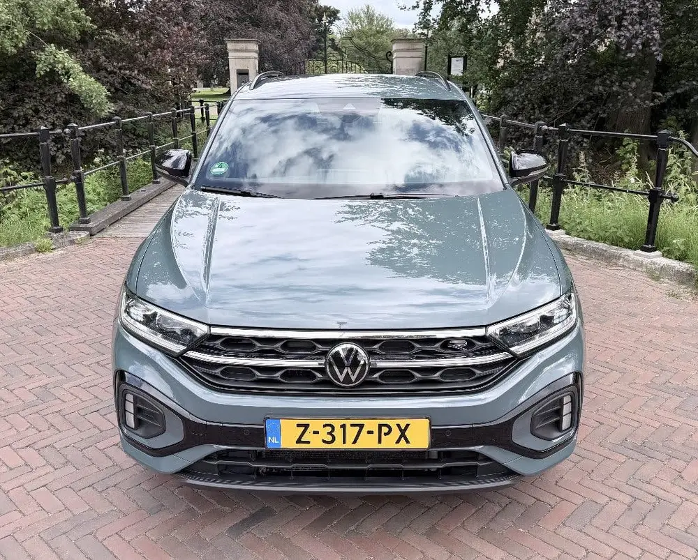 Volkswagen T-Roc 1.5 TSI 150pk DSG / R-Line / Black Style uit 2022, foto 3