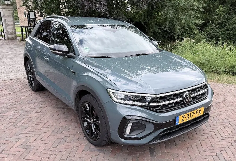 Volkswagen T-Roc 1.5 TSI 150pk DSG / R-Line / Black Style uit 2022, foto 4