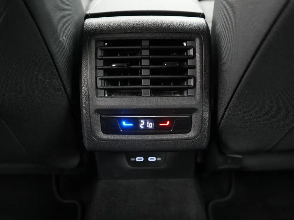 Volkswagen Golf 1.4 eHybrid Style | Apple/Android Play | Cam uit 2023, foto 15