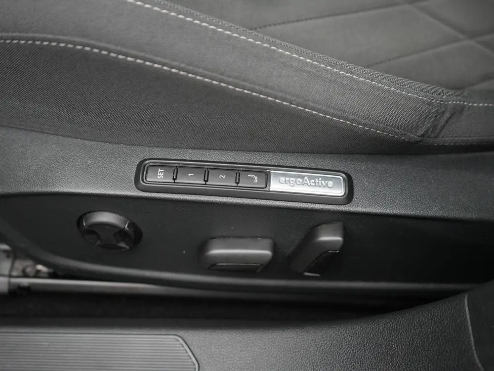 Volkswagen Golf 1.4 eHybrid Style | Apple/Android Play | Cam uit 2023, foto 16