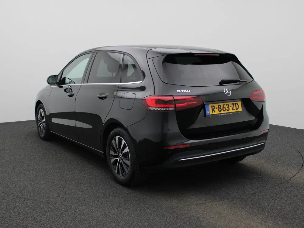 Mercedes-Benz B-Klasse 180 Business Line AUTOMAAT uit 2023, foto 2