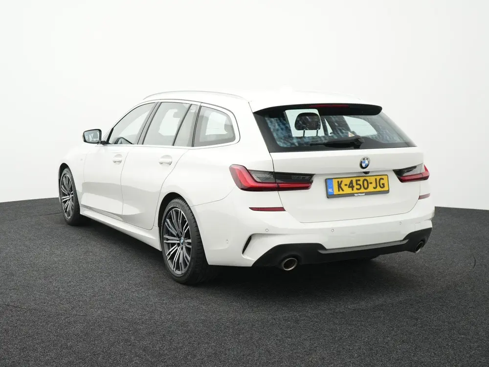 BMW 3-serie 318i High Executive Edition uit 2021, foto 2
