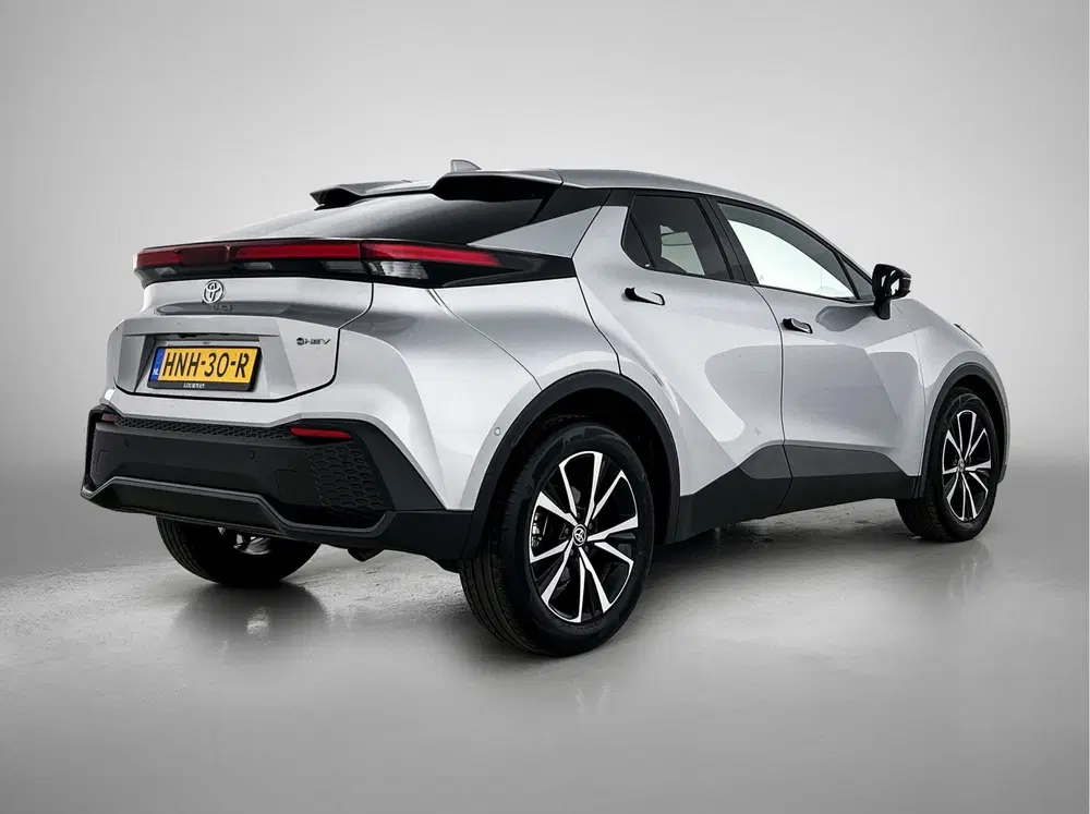 Toyota C-Hr 1.8 Hybrid 140 First Edition uit 2025, foto 2