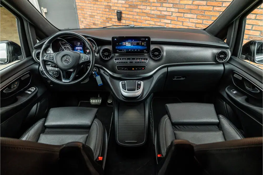 Mercedes-Benz V-Klasse 300d DC uit 2024, foto 15