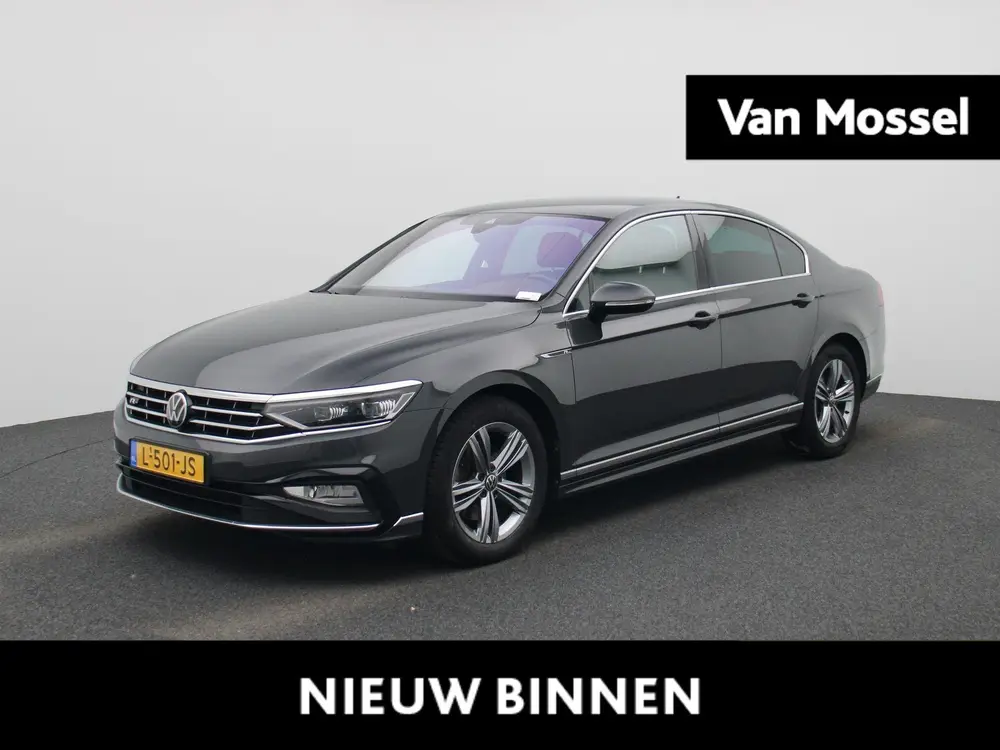 Volkswagen Passat 1.5 TSI R-Line Business + AUTOMAAT | NAVIG uit 2021