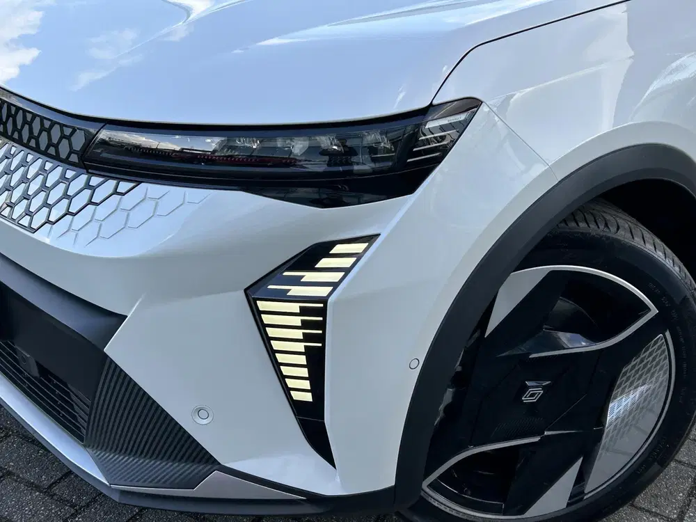 Renault Scenic Iconic 220 pk Long Range uit 2025, foto 2